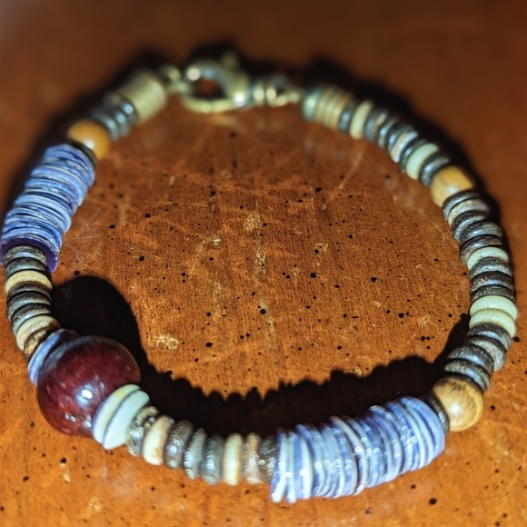 Genuine Shell Bead Bracelet - Picture 1 of 5